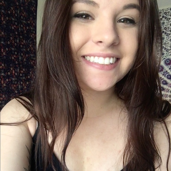 Meet your Posher, Jennifer - Picture 1 of 1